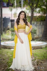 Rashi Khanna New Stills